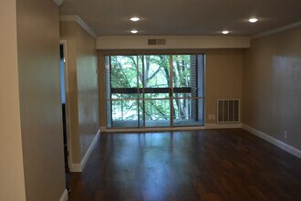 10850 Green Mountain Cir in Columbia, MD - Building Photo - Building Photo