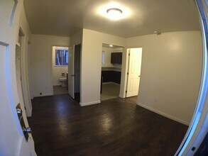 7404 S Western Ave in Los Angeles, CA - Building Photo - Building Photo