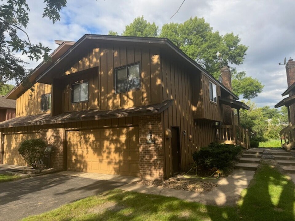 6937 Unity Ave N in Minneapolis, MN - Building Photo