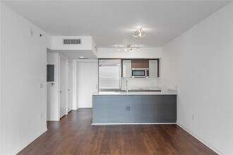 55 SE 6th St, Unit 2606 in Miami, FL - Building Photo - Building Photo
