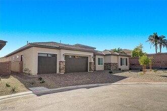 555 Jerry Bird Ct in Las Vegas, NV - Building Photo - Building Photo