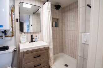210 Avenida Montalvo in San Clemente, CA - Building Photo - Building Photo