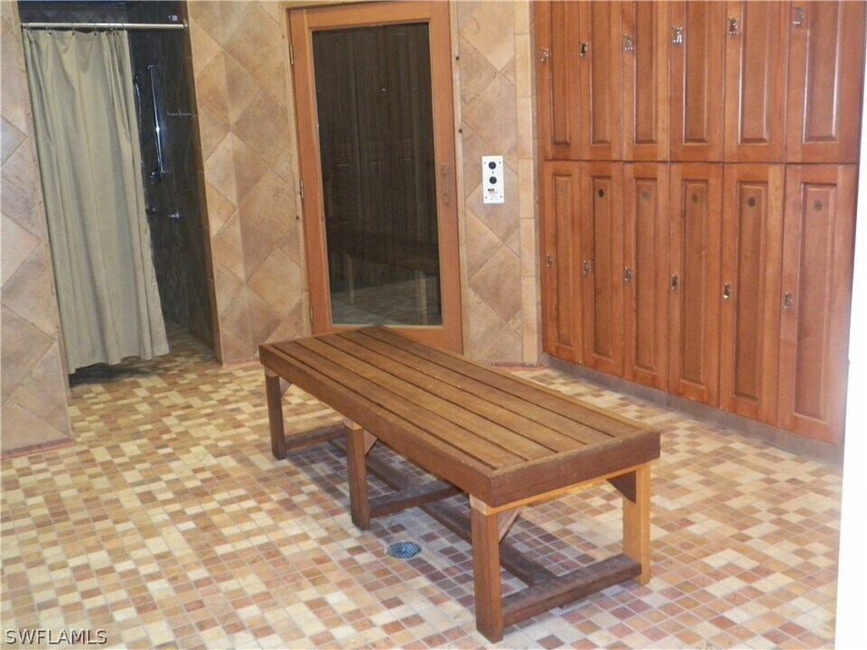 8641 Piazza Del Lago Cir in Estero, FL - Building Photo