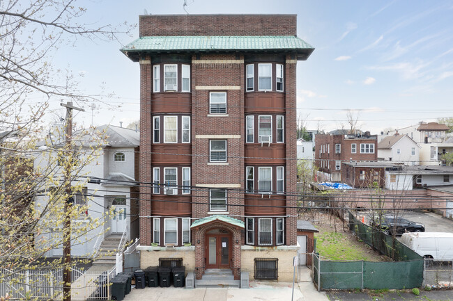 255-257 Lake St in Newark, NJ - Foto de edificio - Building Photo
