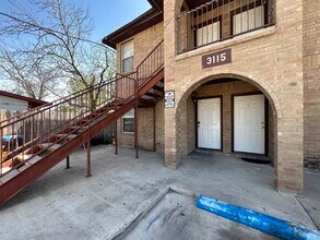 3115 Guerrero St-Unit -4 in Laredo, TX - Building Photo - Building Photo