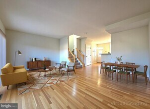 3989 Hartlake St in Woodbridge, VA - Building Photo - Building Photo