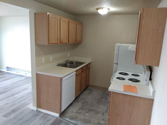 345 N 5th St in Klamath Falls, OR - Building Photo - Building Photo