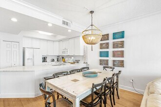365 E Beach Blvd in Gulf Shores, AL - Building Photo - Building Photo