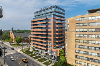 2525 Bathurst St in Toronto, ON - Building Photo - Building Photo