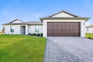 1715 NW 3rd Ave in Cape Coral, FL - Building Photo