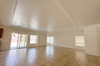 6356 Tomahawk Mill Ct in Las Vegas, NV - Building Photo - Building Photo