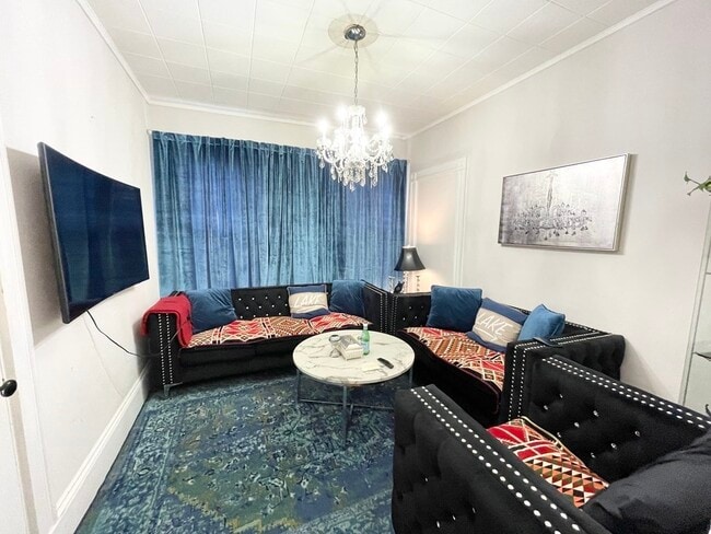 26-28 Harbor View St in Boston, MA - Foto de edificio - Building Photo