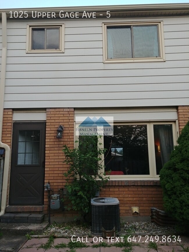 1025 Upper Gage Ave in Hamilton, ON - Building Photo - Building Photo