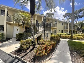 28100 Pine Haven Way in Bonita Springs, FL - Building Photo