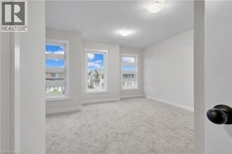 19 Wilkinson Ave in Cambridge, ON - Building Photo - Building Photo