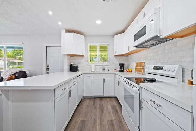 1244 NW 2nd Ave, Unit Fort Lauderdale Central Location in Fort Lauderdale, FL - Building Photo - Building Photo