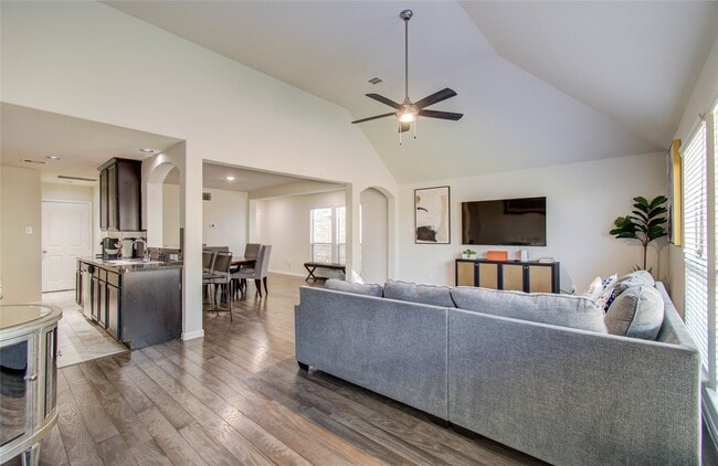 3306 Inverness Path Lane