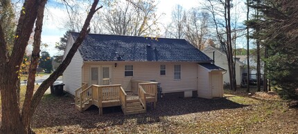 7120 Chaftain Pl in Greensboro, NC - Building Photo - Building Photo