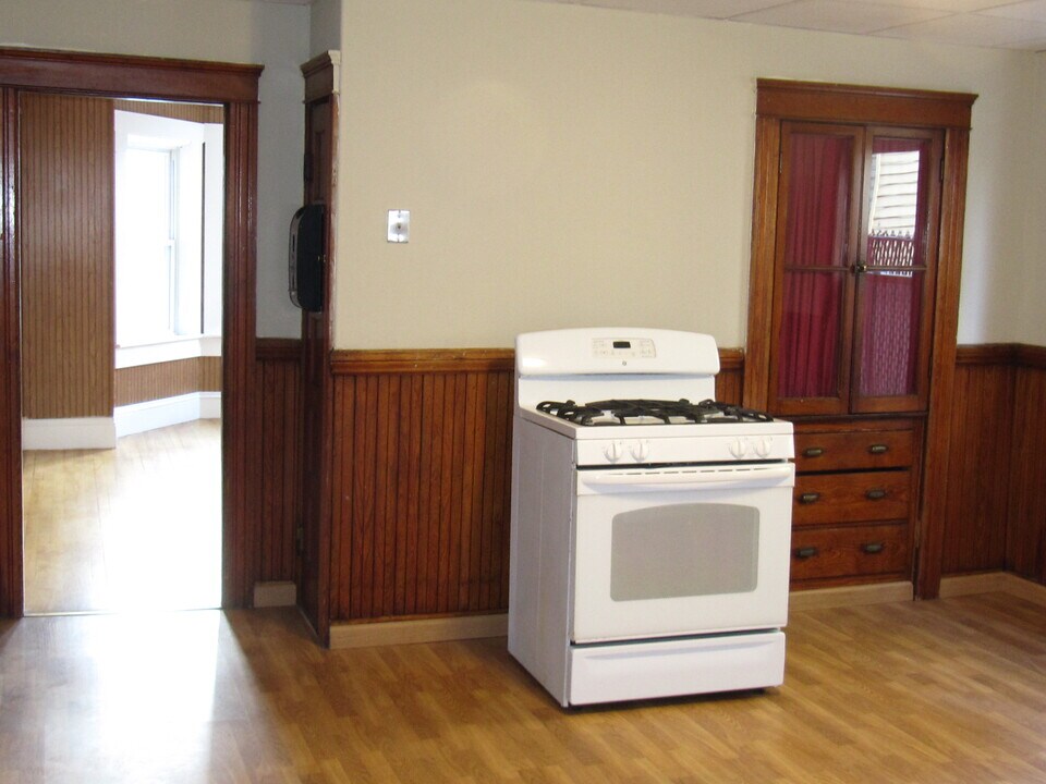 34 Shamrock St in Worcester, MA - Building Photo