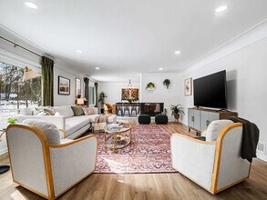 28649 Jackson Rd in Chagrin Falls, OH - Building Photo - Building Photo