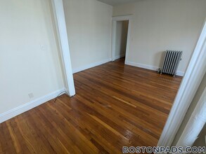 1152 Commonwealth Ave in Boston, MA - Building Photo - Building Photo
