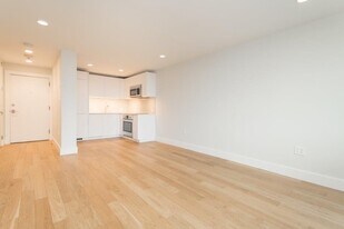 334 Harvard St, Unit J7 in Cambridge, MA - Building Photo