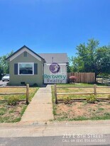 219 E 8th St in Lincoln, CA - Building Photo