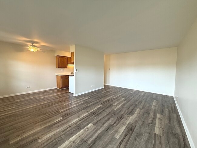 575 Berry Ave in Grayslake, IL - Building Photo - Building Photo