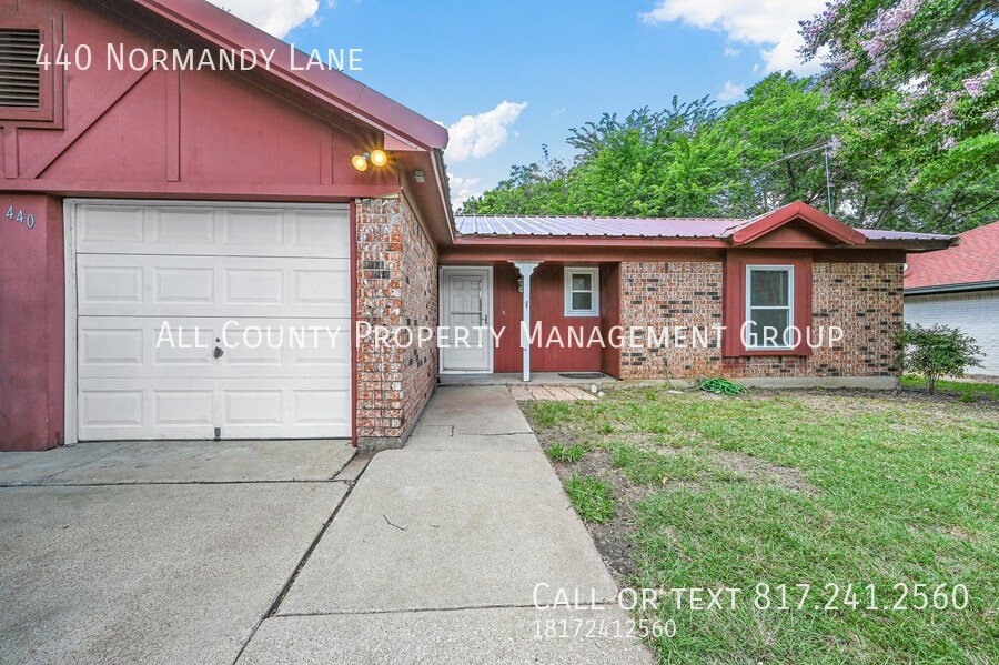 440 Normandy Ln in Saginaw, TX - Building Photo