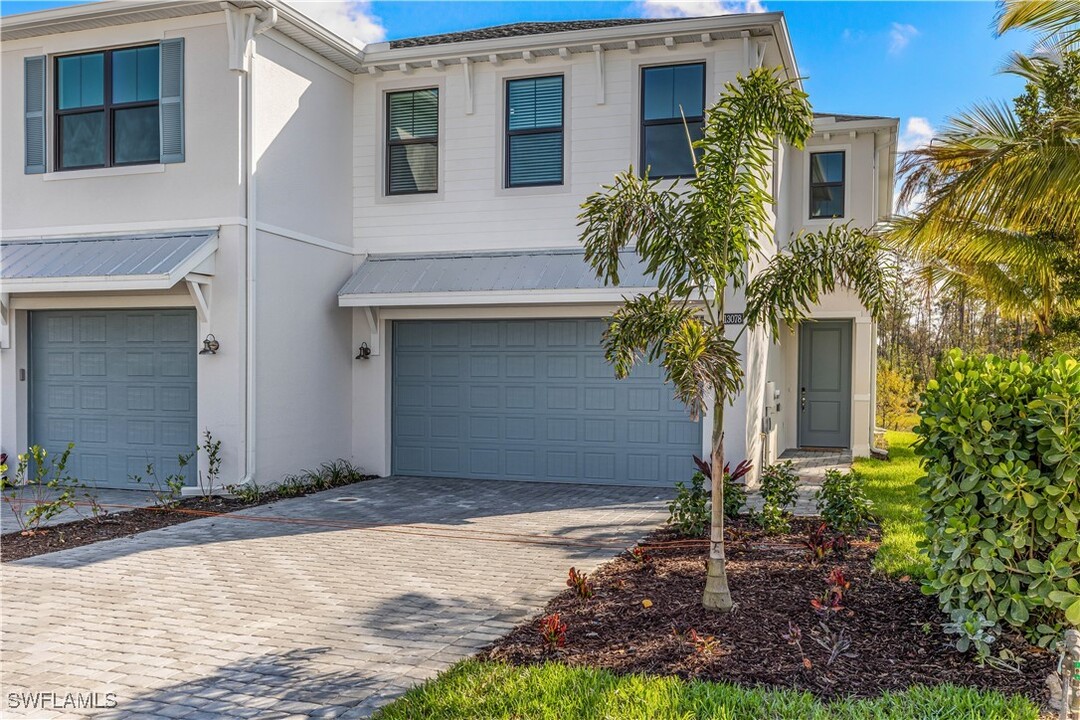 13078 Pembroke Dr in Naples, FL - Building Photo