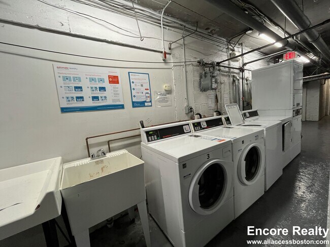 88 Washington St, Unit 3 in Boston, MA - Building Photo - Building Photo