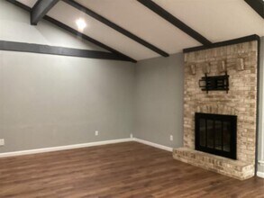 1213 Denton Dr in Euless, TX - Building Photo - Building Photo