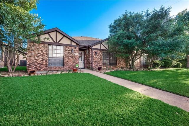 3910 Morman Ln in Addison, TX - Building Photo