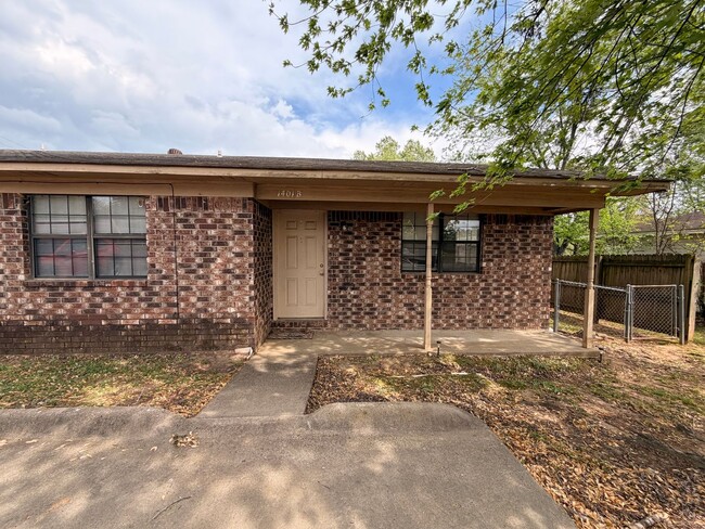 property at 1401 S Houston Ave