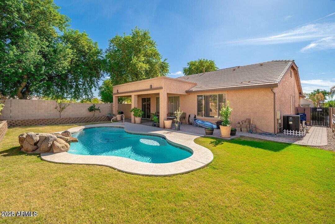 15306 W Boca Raton Rd in Surprise, AZ - Building Photo