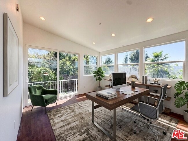 property at 3050 Knob Dr