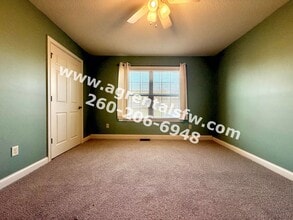 8819 Strathmore Ln in Fort Wayne, IN - Building Photo - Building Photo