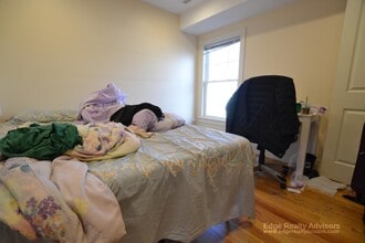 21 Higgins St, Unit 2 in Boston, MA - Foto de edificio - Building Photo