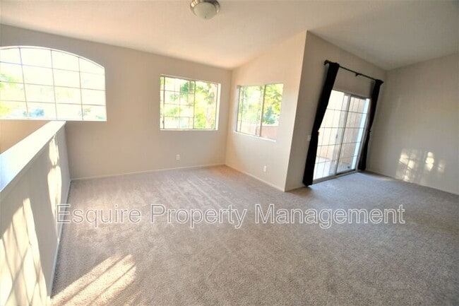 2075 Blackberry Cir in Oxnard, CA - Building Photo - Building Photo