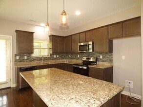 70 Southwind Dr in Oakland, TN - Building Photo - Building Photo