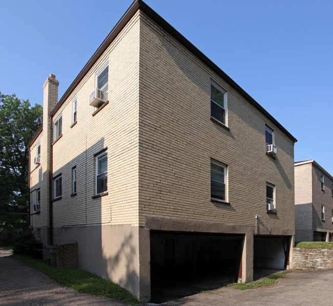 2536 Williams Ave in Cincinnati, OH - Foto de edificio - Building Photo