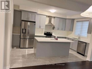 544 Beckview Cres in Kitchener, ON - Building Photo - Building Photo