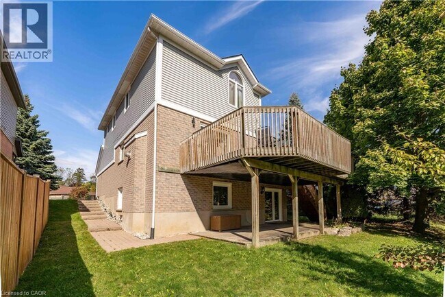 15 Oliver Ct in Kitchener, ON - Building Photo - Building Photo
