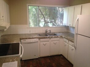 1104 N LBJ Dr in San Marcos, TX - Building Photo - Building Photo