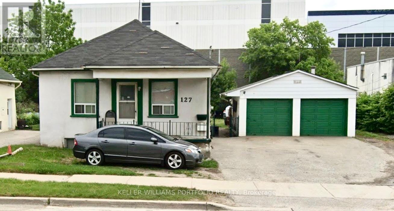 127 Thirtieth St in Toronto, ON - Building Photo