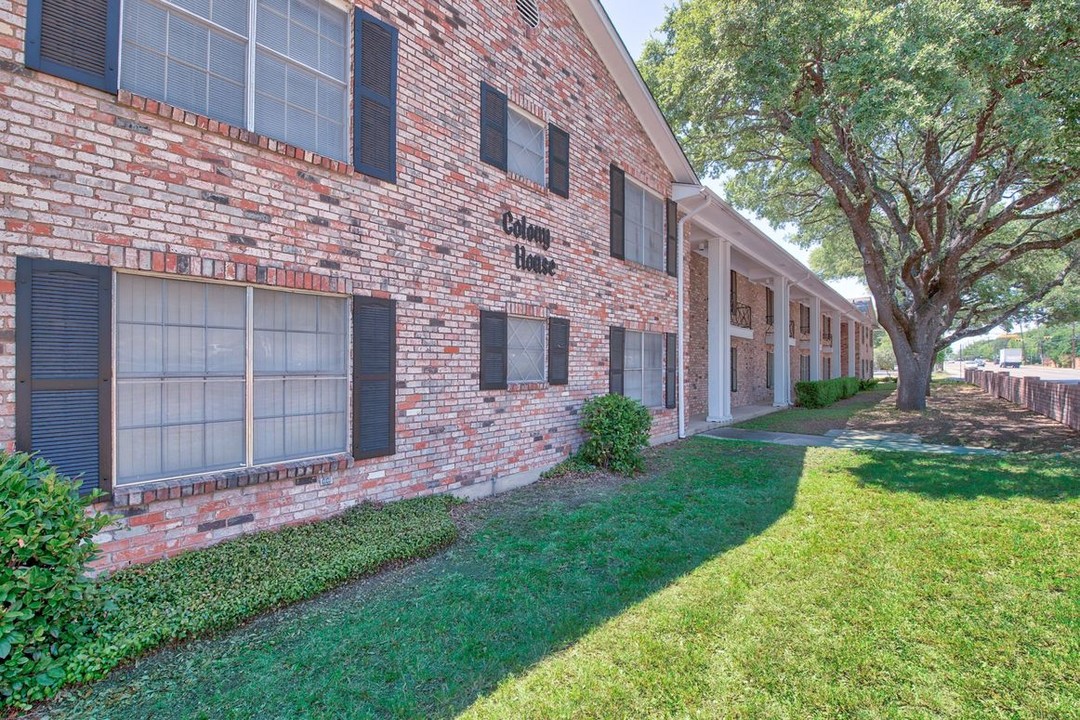 Colony House Apartments in Alamo Heights, TX - Foto de edificio