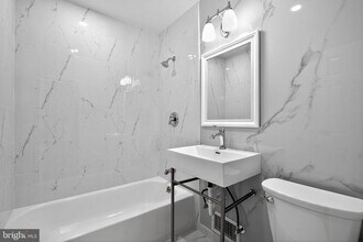 5708 Mitchell Rd in Levittown, PA - Building Photo - Building Photo