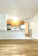 3 Dickson St, Unit #1 in Somerville, MA - Foto de edificio - Building Photo
