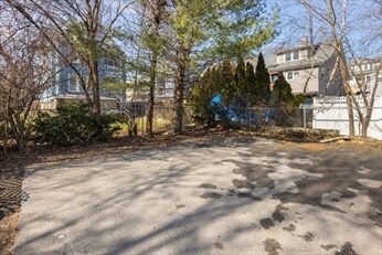 60 Gilbert St, Unit 1 in Watertown, MA - Building Photo - Building Photo