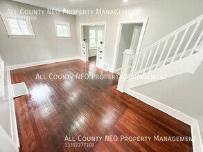 1114 Herberich Ave in Akron, OH - Building Photo - Building Photo